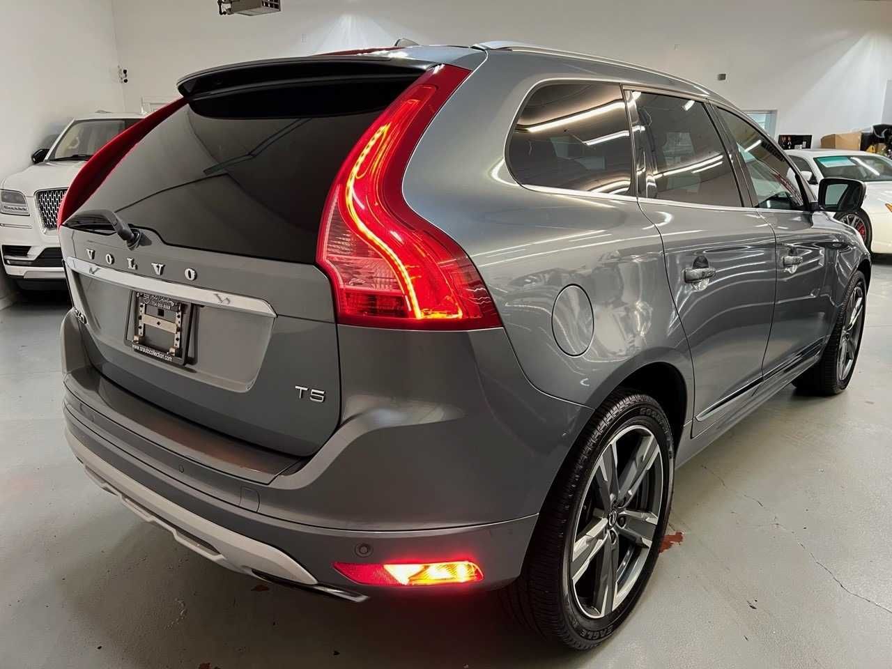 Продаю автомобіль Volvo XC60 Dynamic 2017