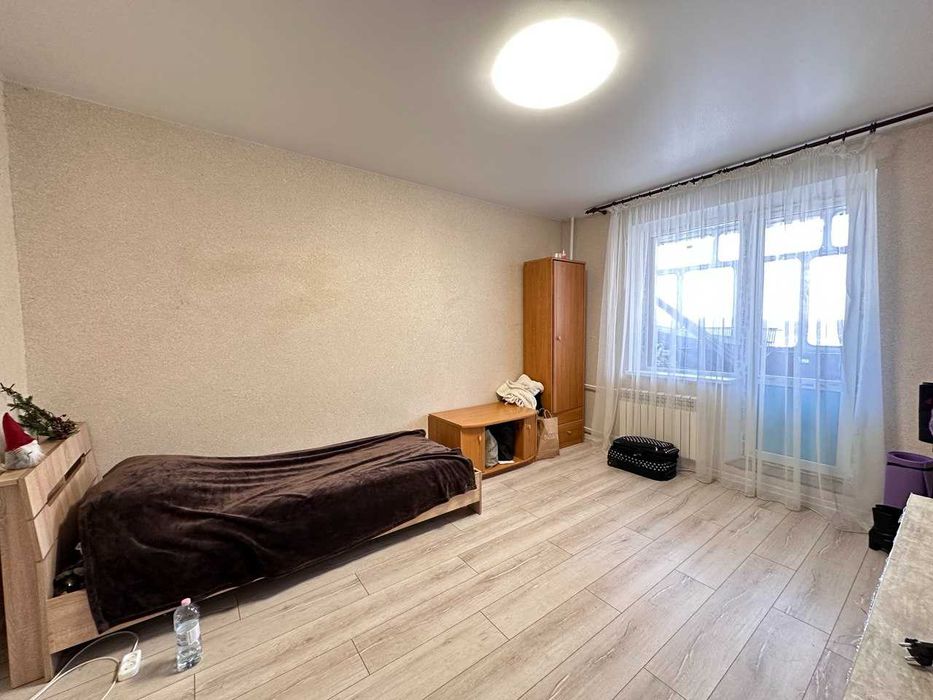 Продаж трикімнатної квартири в Києві, з ремонтом та меблями