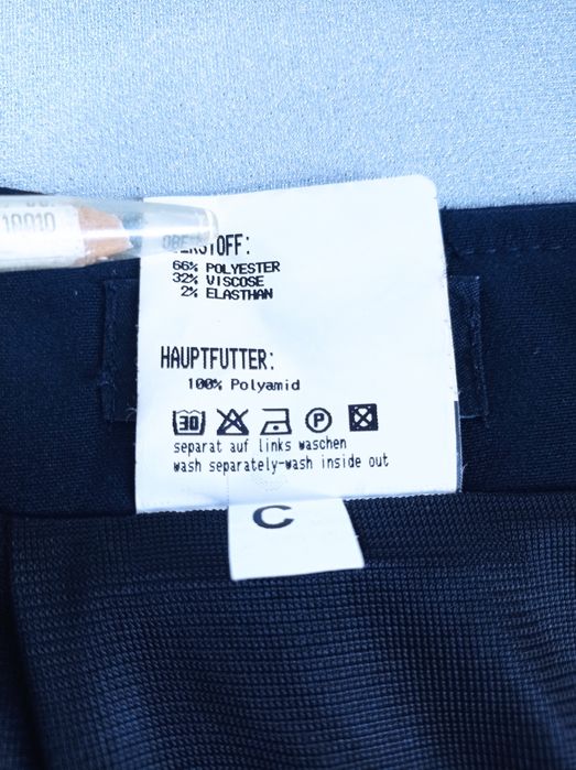 Czarna spódniczka rozm.42