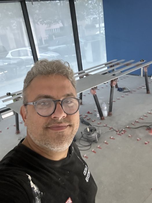 Ladrilhador no porto