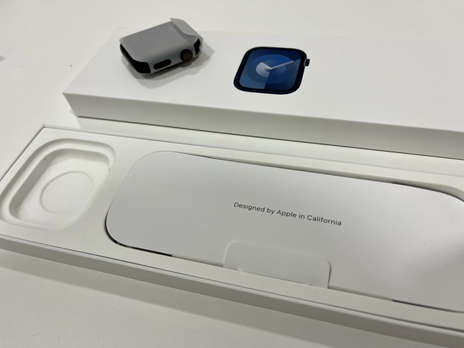 Apple Watch Series 9 (Cellular) Aluminum 45MM