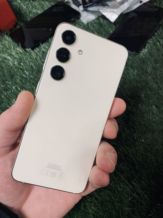 Продам samsung s24 в идиальном состоянии 8/128