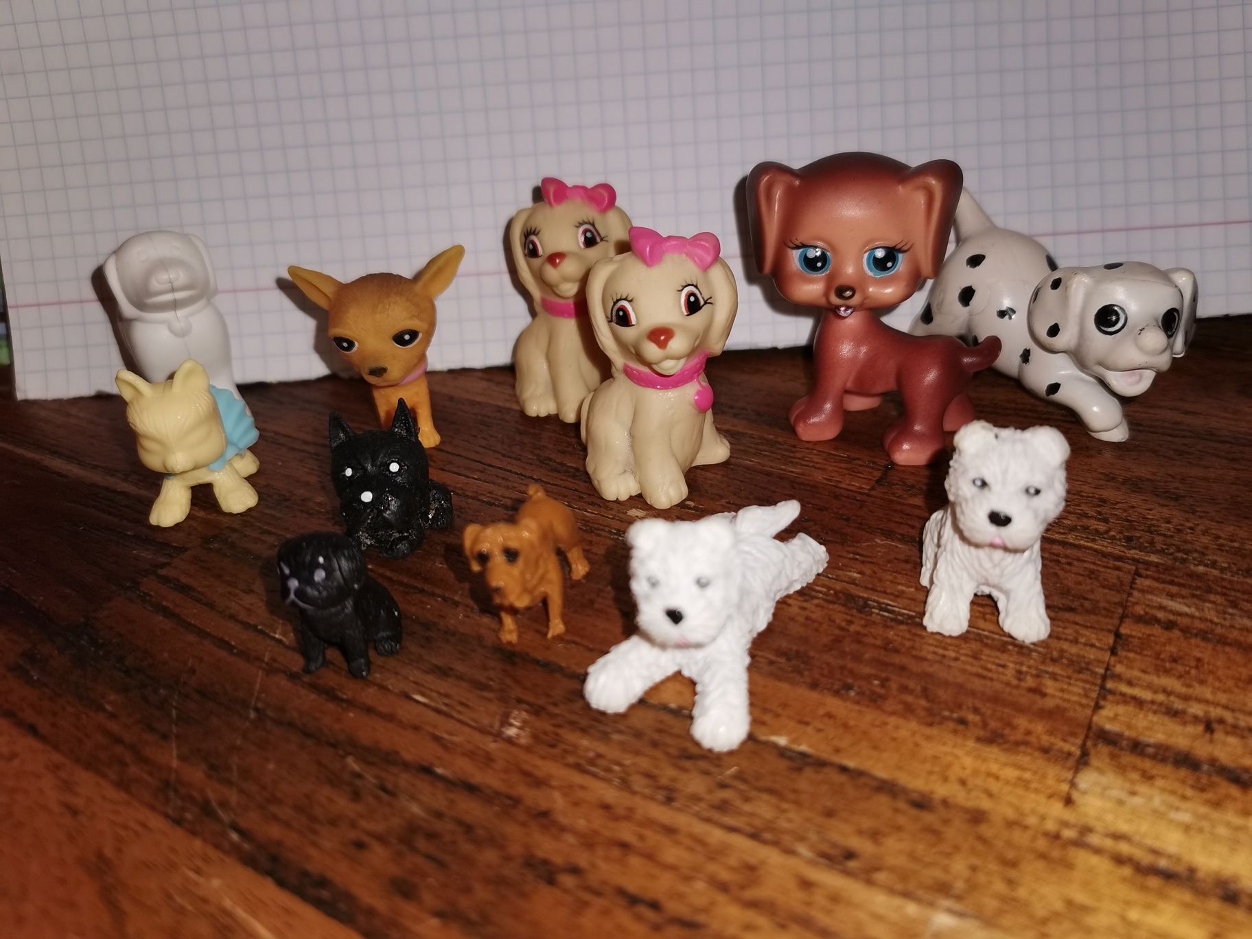 Zestaw piesków psy figurki