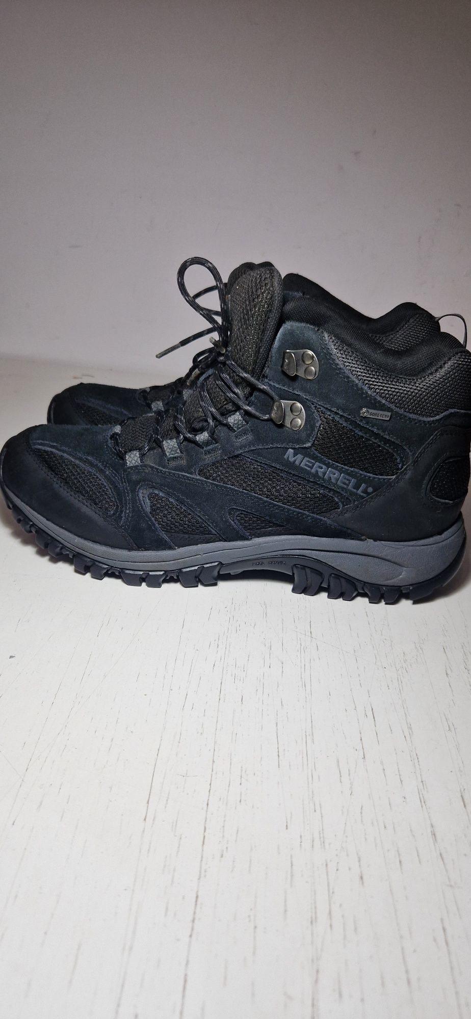 Merrell 46.5.          .