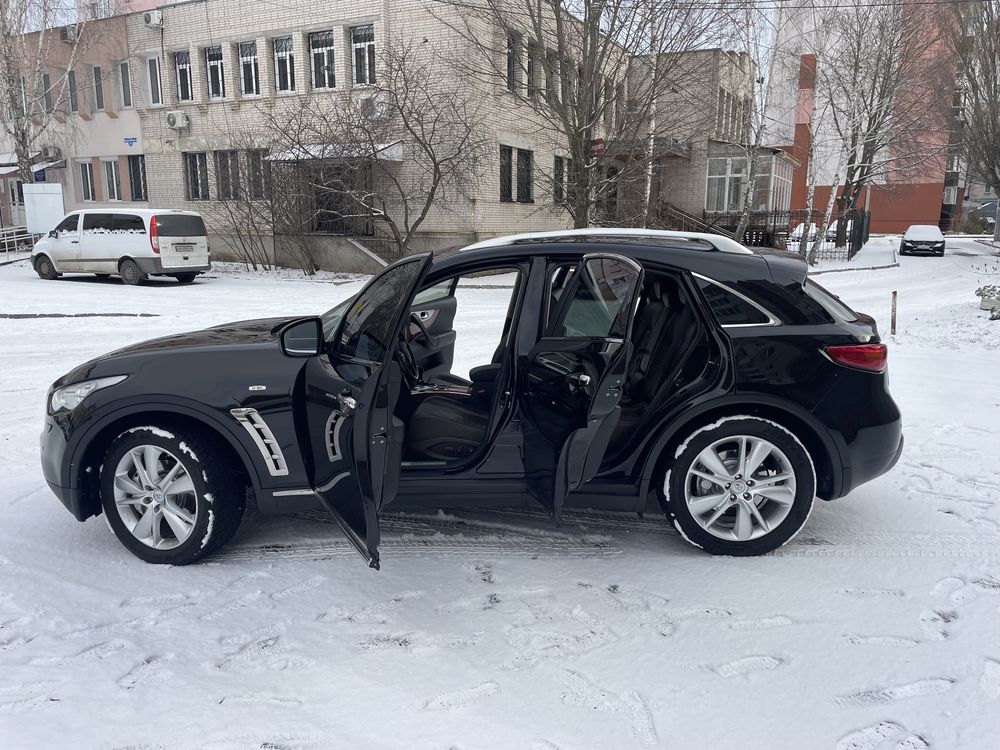 Продам Infiniti QX70 дизель