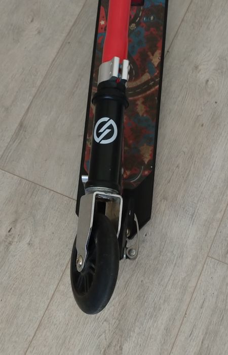 Hulajnoga oxelo mid 1 z Decathlonu