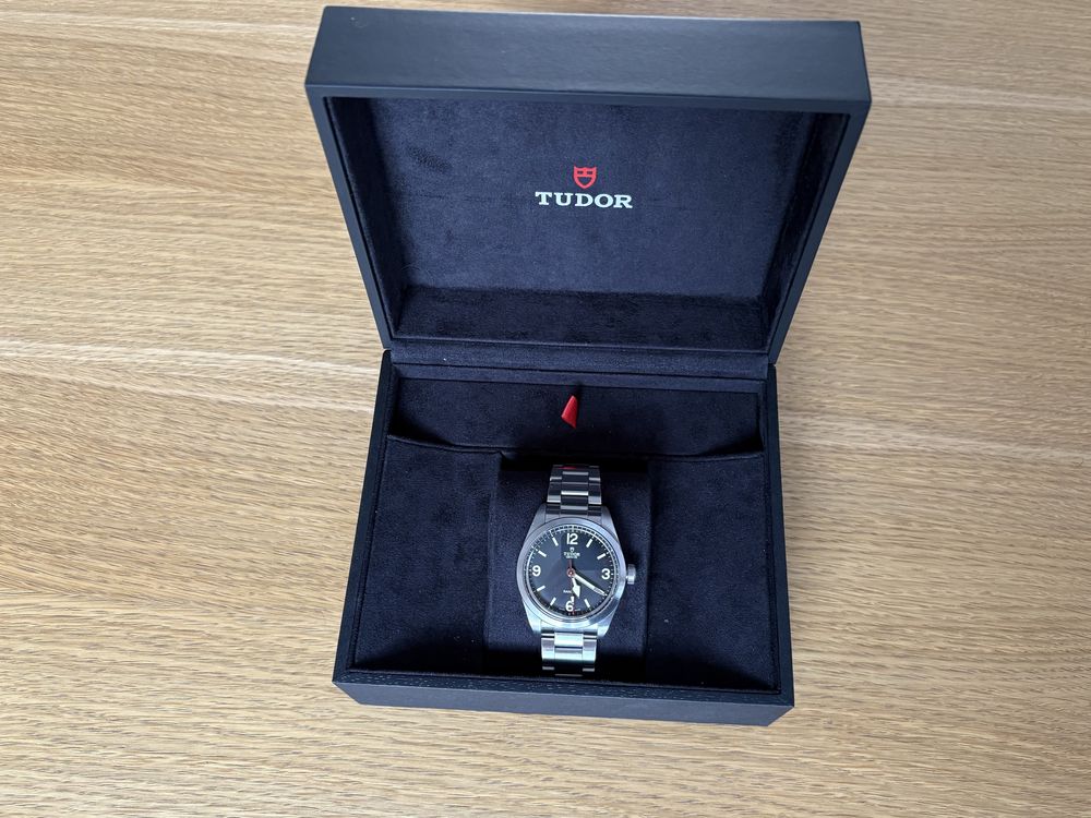 Tudor Ranger Full set