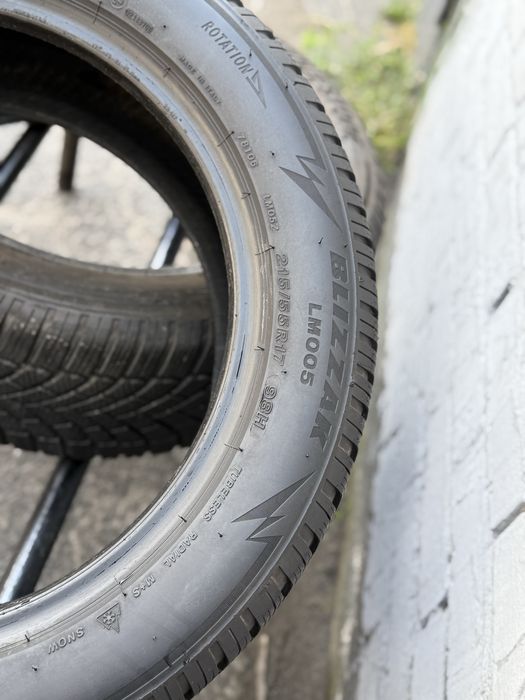 Топова шина‼️Bridgestone Blizzak lm005 98Н 215/55 r17 7.4мм 2023рік
