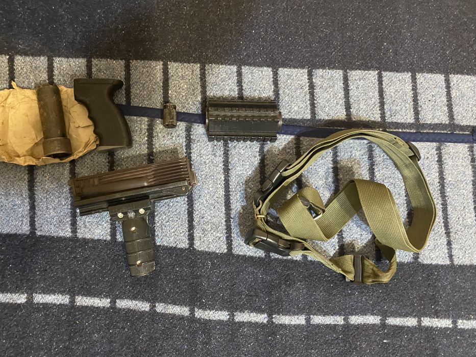 Трьхточковий ремінь,полум‘ягасник,ручка,ручка переносу вогню,пікатіні