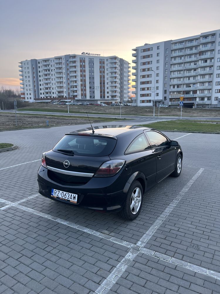 Opel Astra H GTC