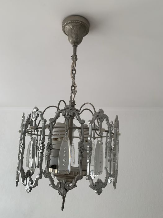 Продам хорошу Люстру