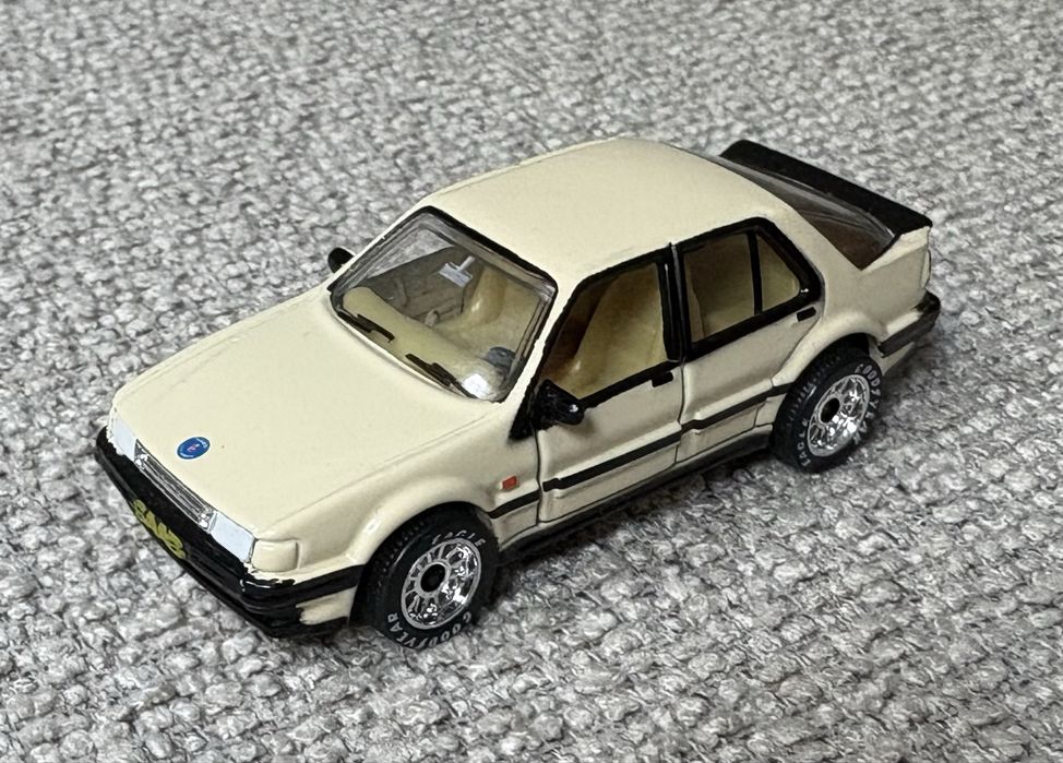 Matchbox Ultra - Saab 9000 Turbo