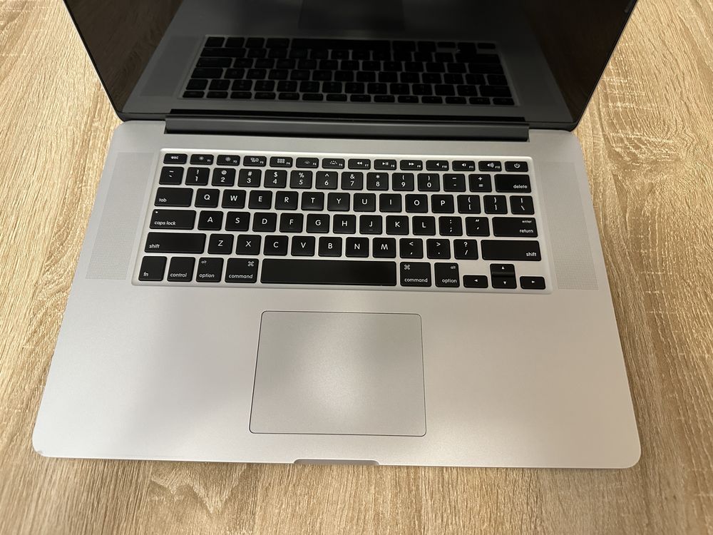 Срочно Идеал MacBook Pro A1398 2014 I7 16GB 2GB Nvidia 512GB Mvme ssd