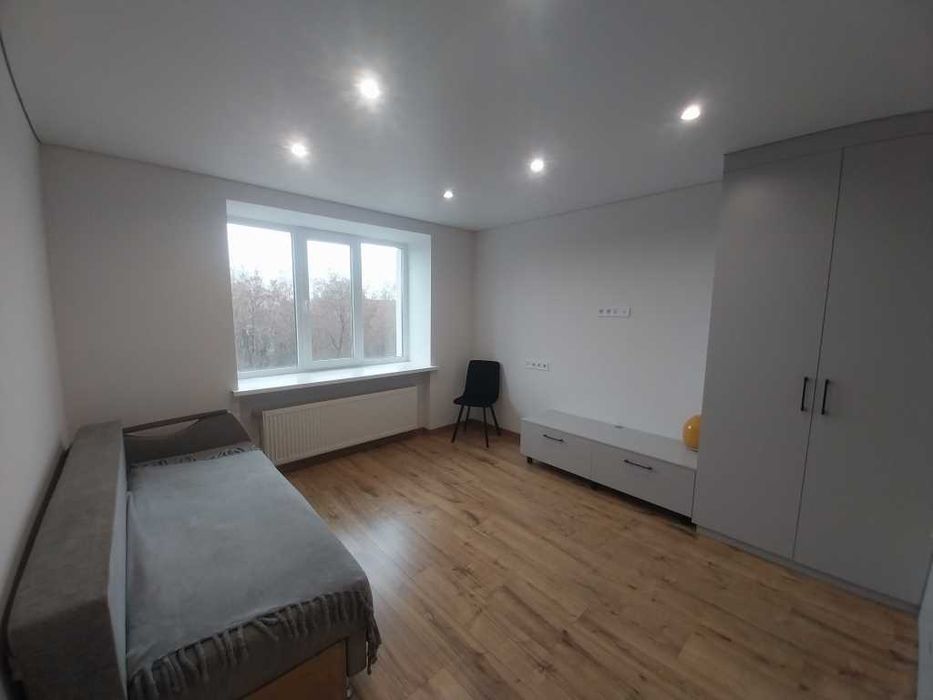 Однокімнатна квартира з євроремонтом на Садах-2.