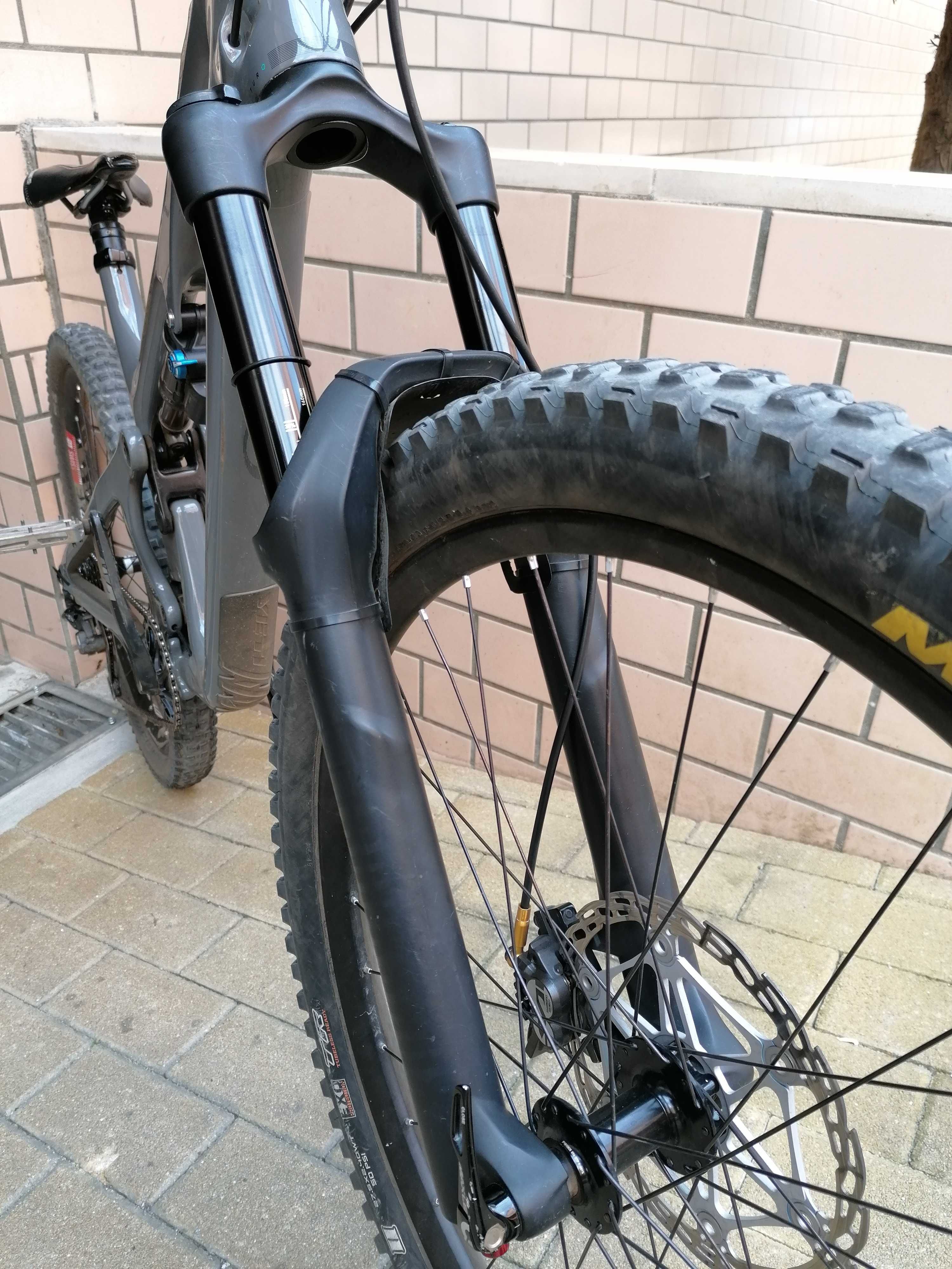 Suspensão Rockshox Yari RC