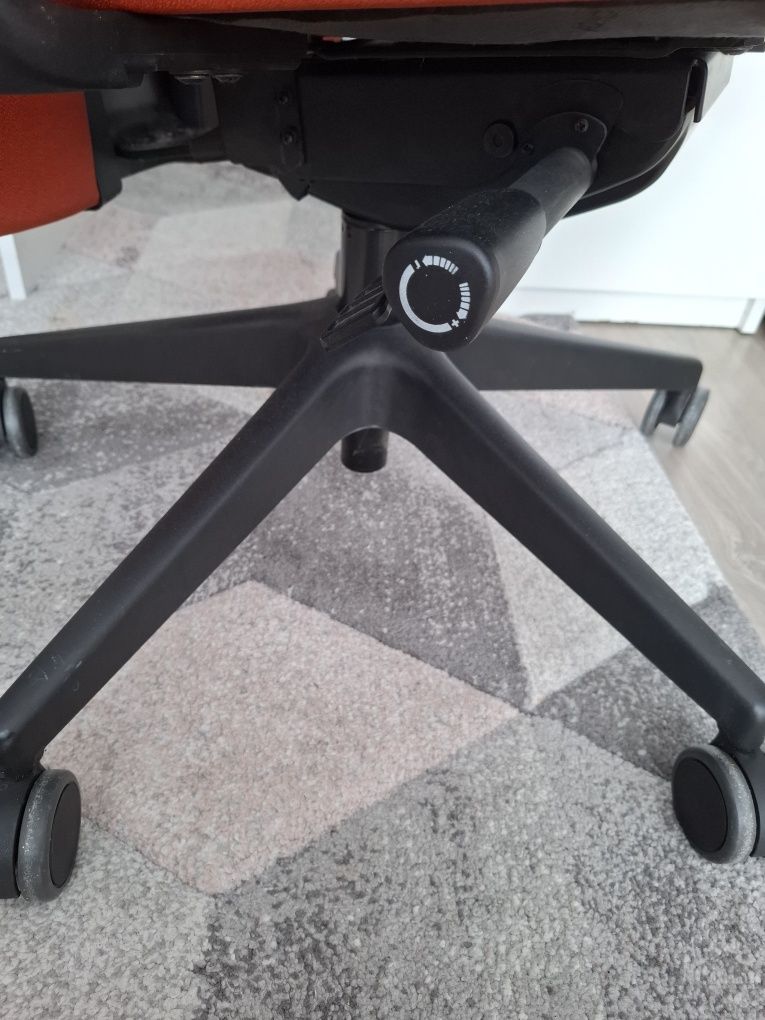Krzesło obrotowe ergonomiczne Profi PLAYA 11SL P54PU.