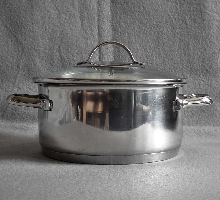 Niemiecki garnek WMF 20 cm o pojemności 2,7l, do indukcji