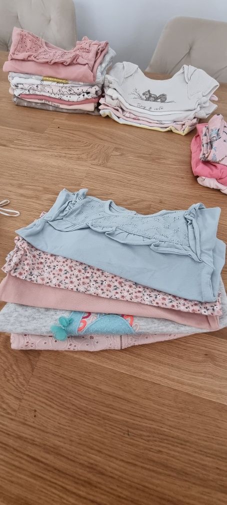 Zestaw  ubranek dla dziewczynki  rozmiar 74