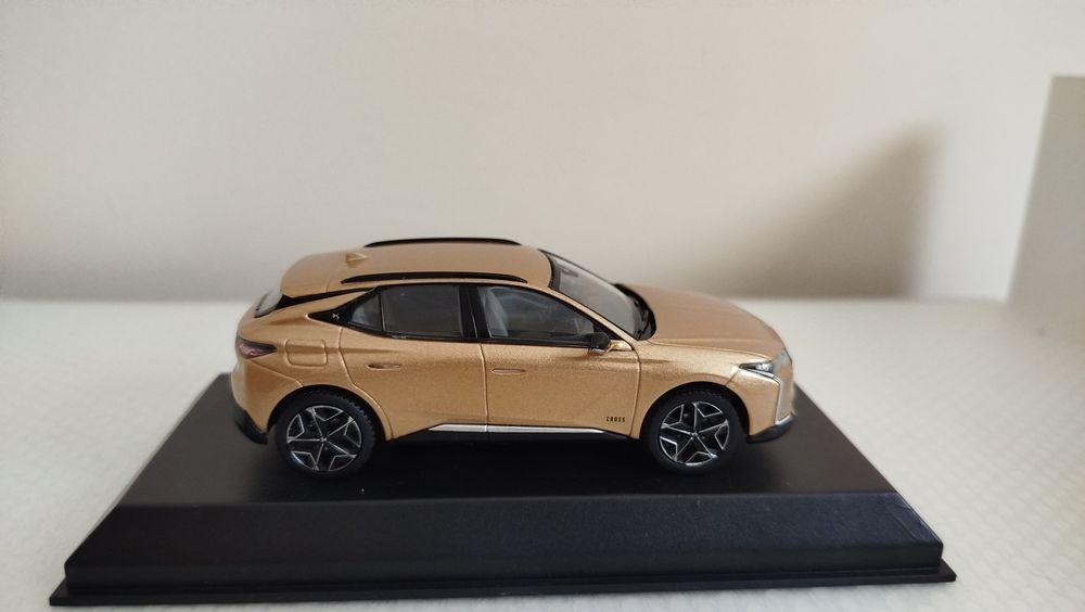 Miniatura DS4 Cross 1/43 Nova