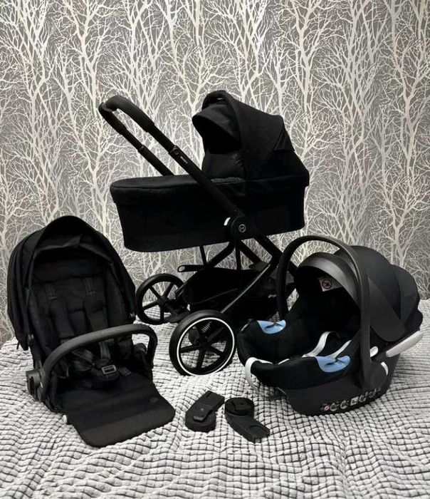 Продам детскую коляску 3в1