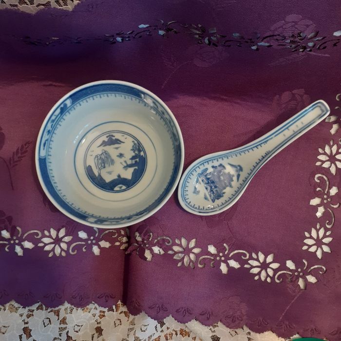Talerzyk, miseczka i łyżeczka CHINY. Odbiór osobisty lub wysyłka.