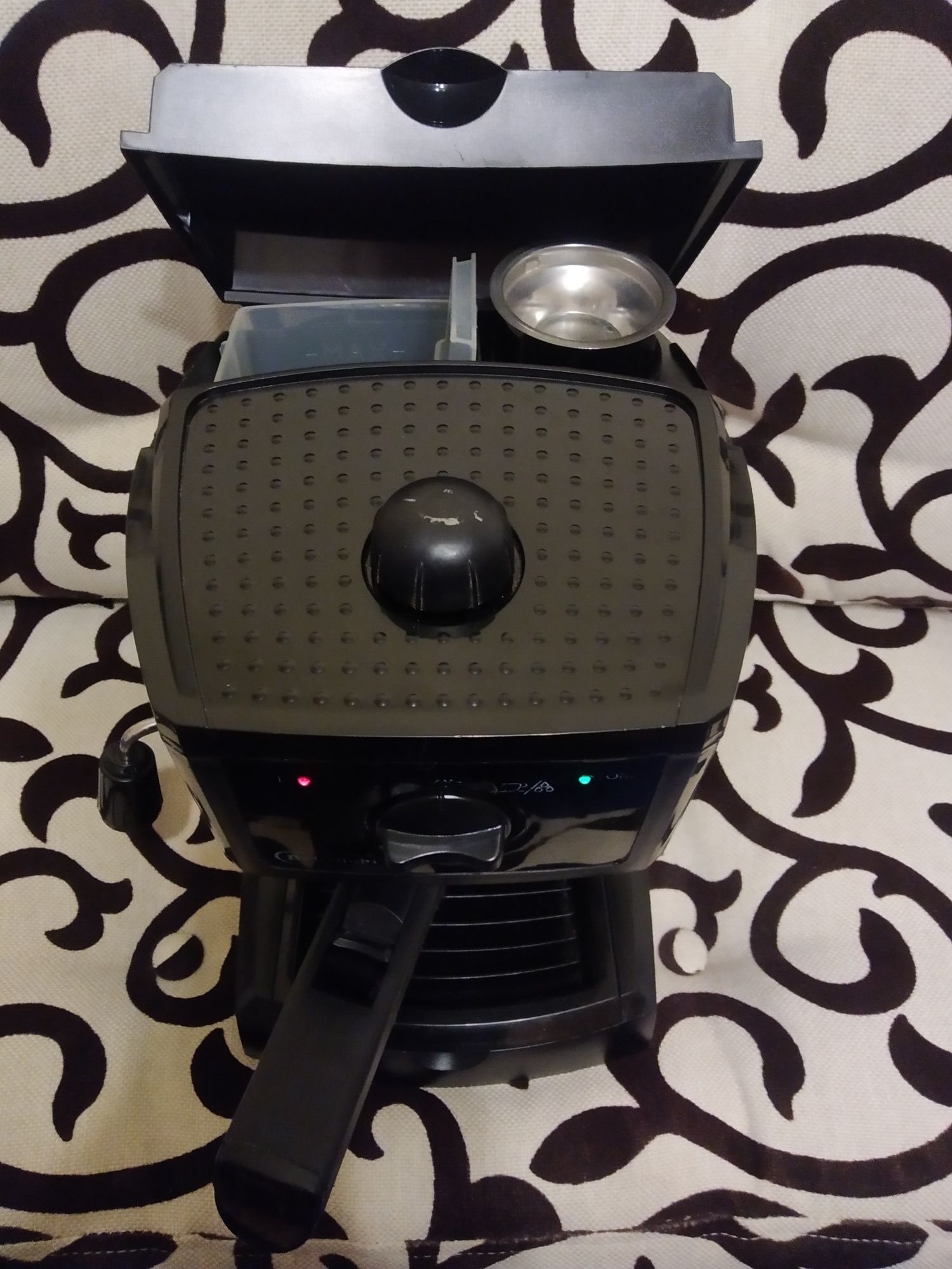 Рожковая кофеварка DeLonghi EC 146.B