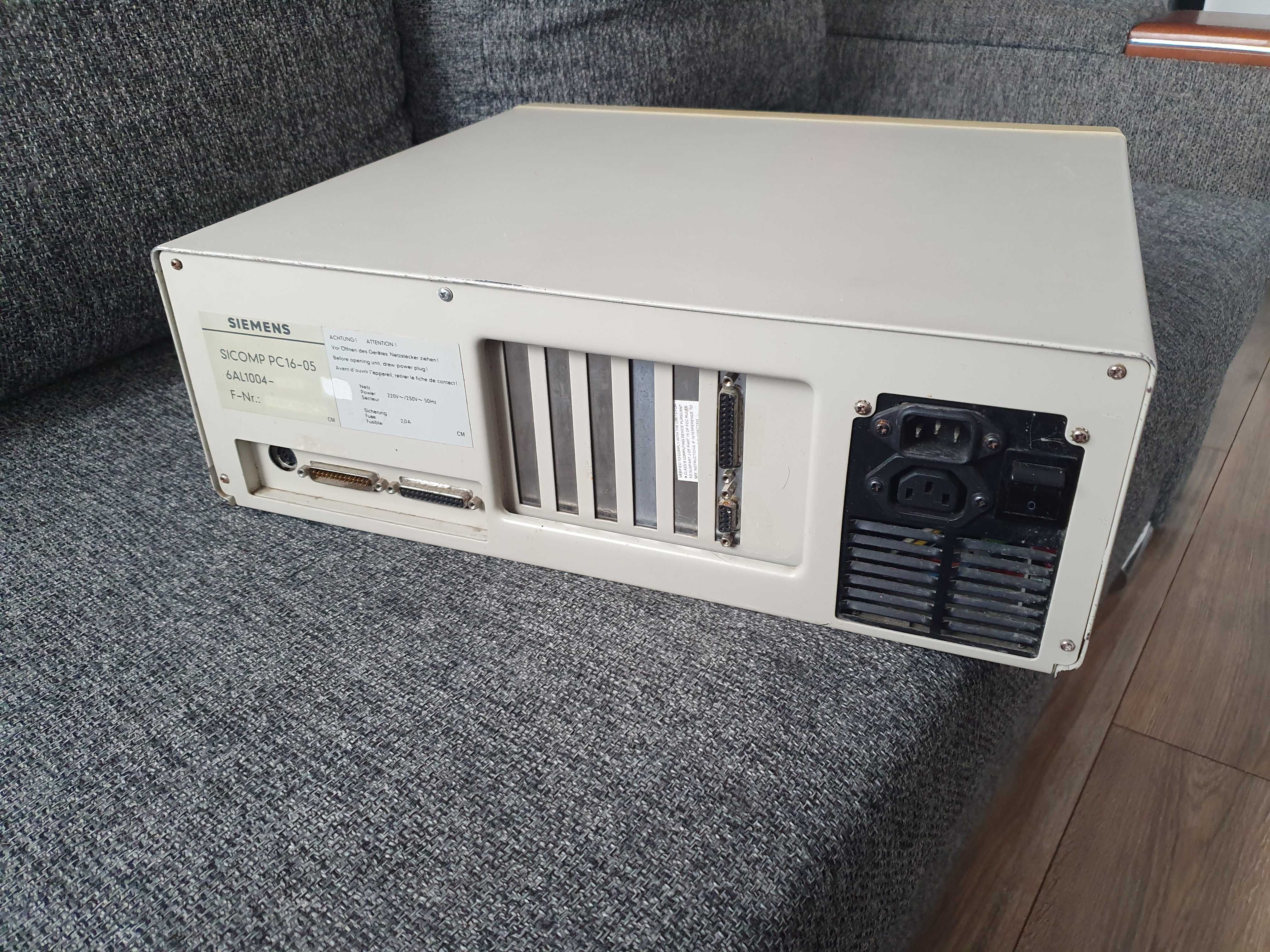 Stary zabytkowy komputer stacjonarny Siemens sicomp PC 16-05 retro