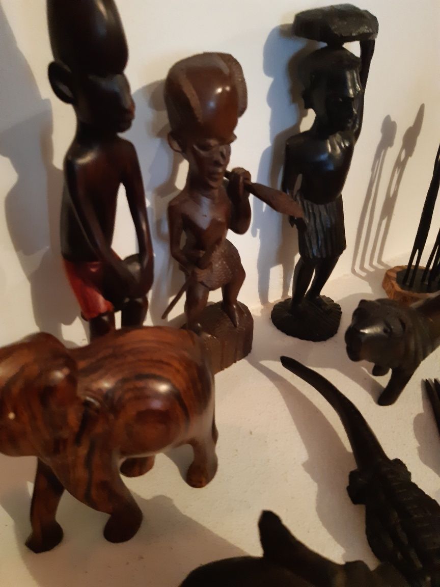 Figuras africanas em madeira pau