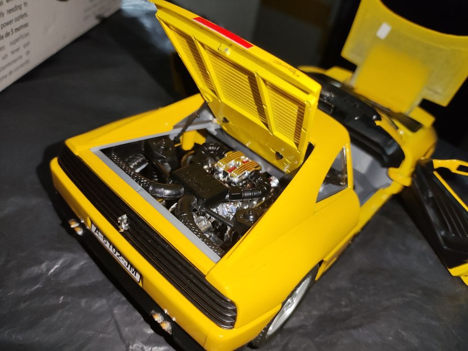 Ferrari 348ts 1/18 marca Mira