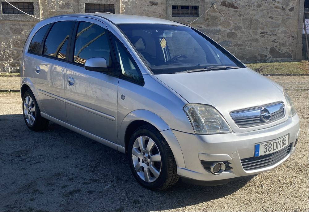 Opel Meriva Cosmo 1.3cdti M/NOVO