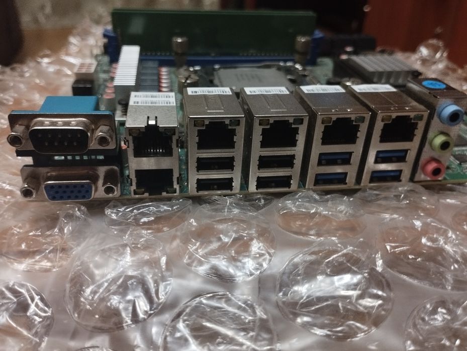 Материнська плата BKHD-C612NP-21