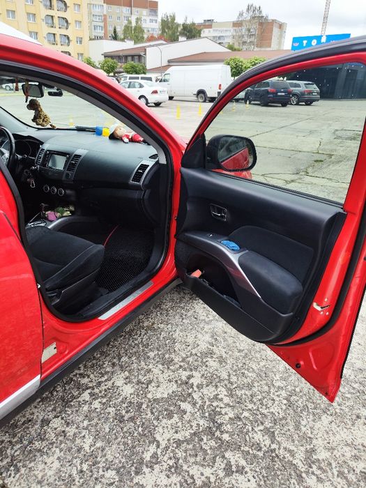 Mitsubishi outlander XL
