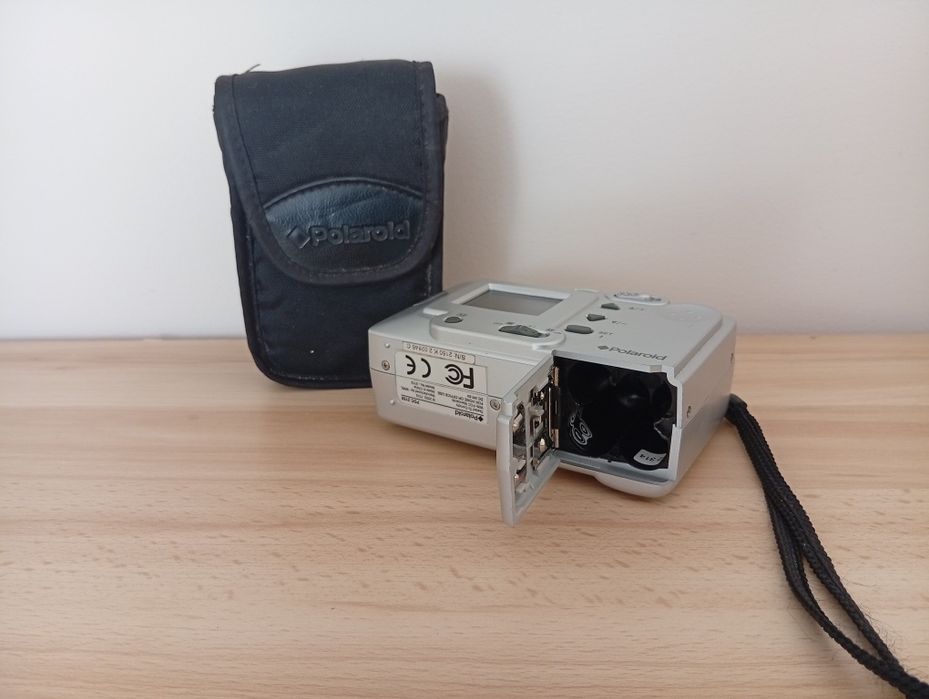 Polaroid cyfrowy na baterie AA + etui, częściowo sprawny