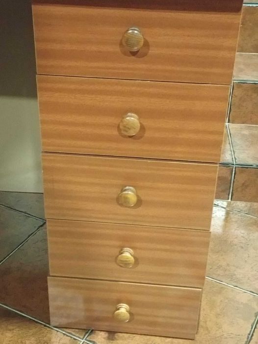 Secretária c/ gavetas p/ 1 adulto ou 2 crianças