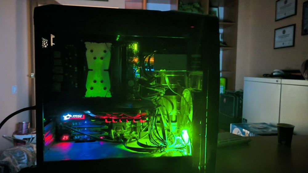 Ігровий ПК Xeon E5-2670/GTX1060 6ГБ/16ГБRAM/SSD128/HDD1ТБ+Монітор24