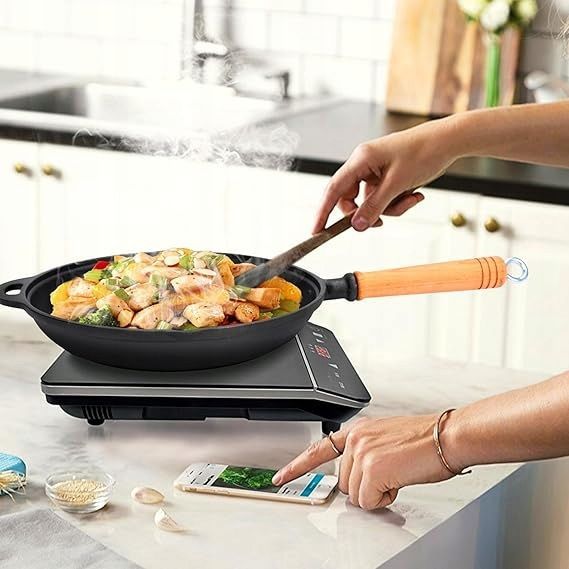 Patelnia żeliwna okrągła GRILLOWA 28 cm SOLIDNA