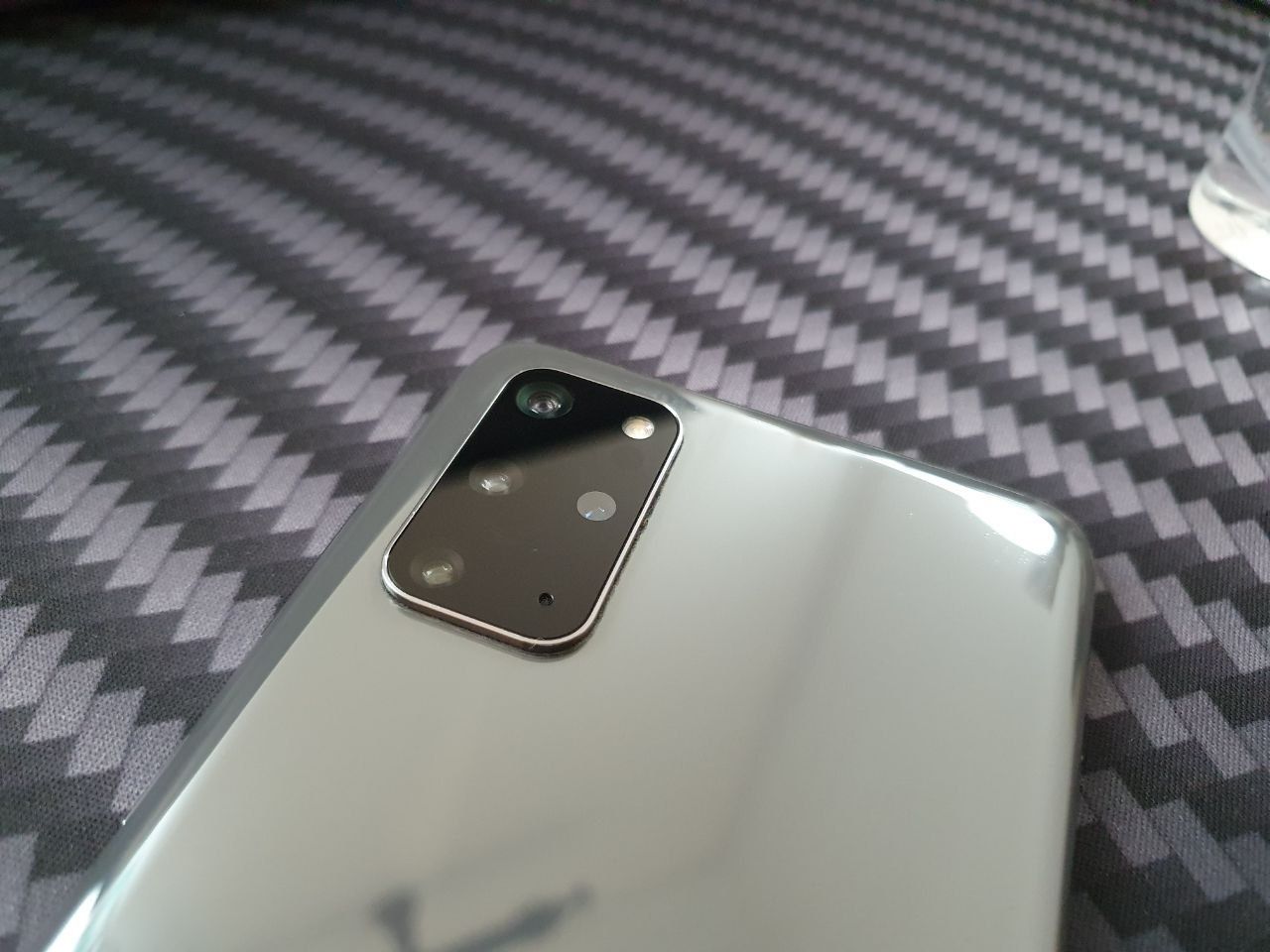 Samsung Galaxy S20 plus +