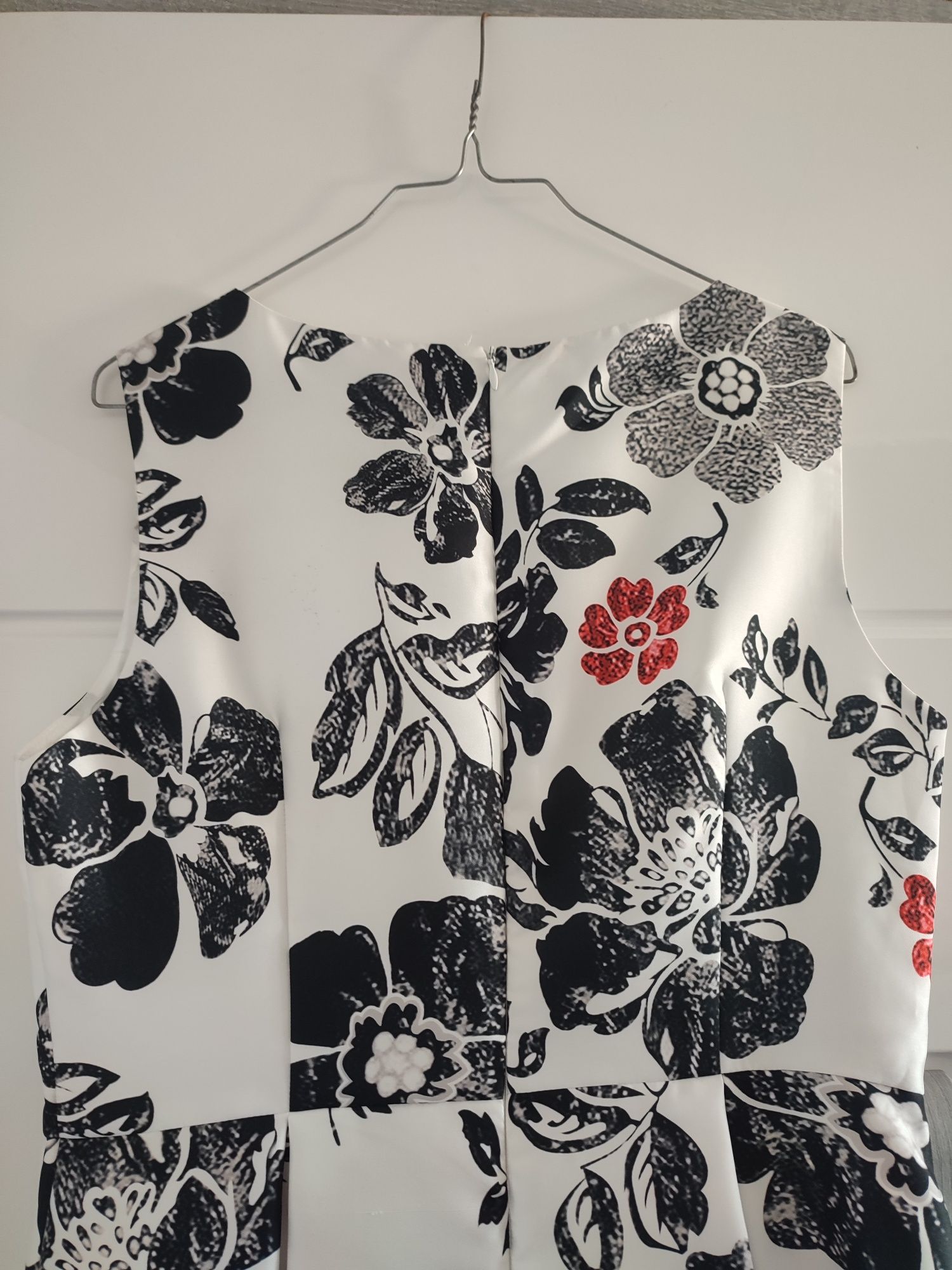 Vestido da Sweet Miss; tamanho L