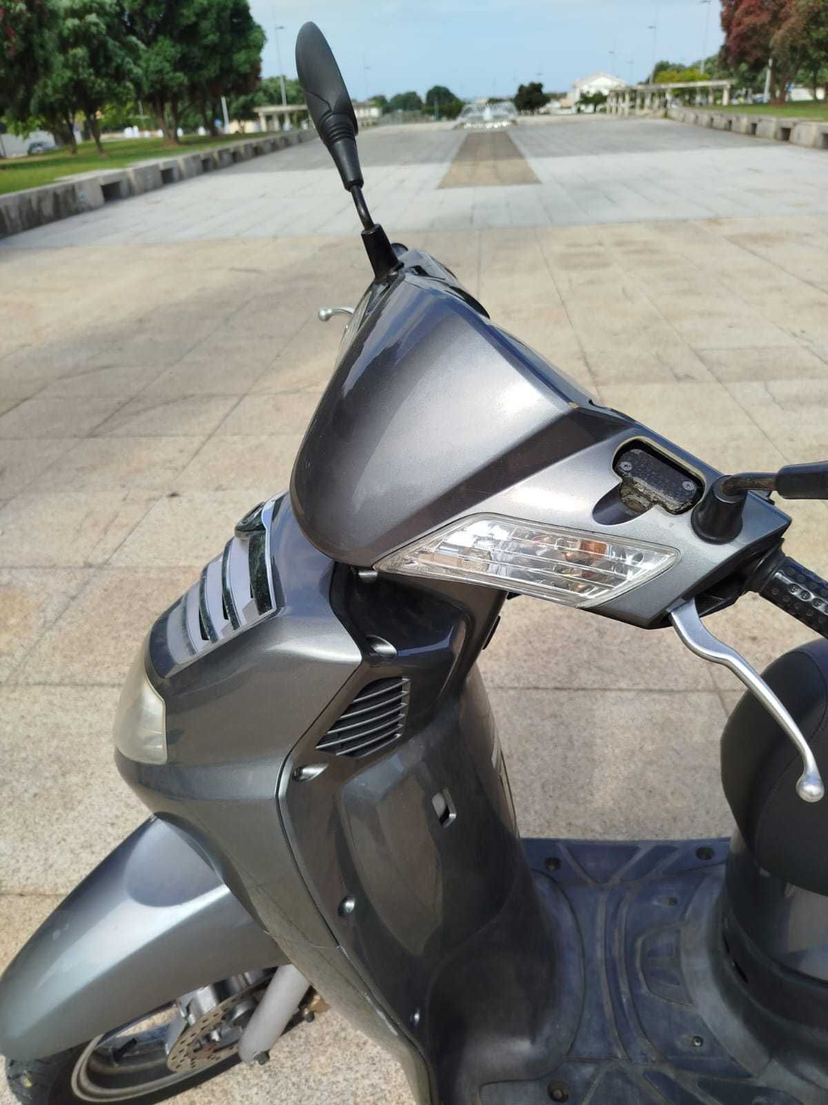 SYM HD 200 Económica; ótimo estado 2009