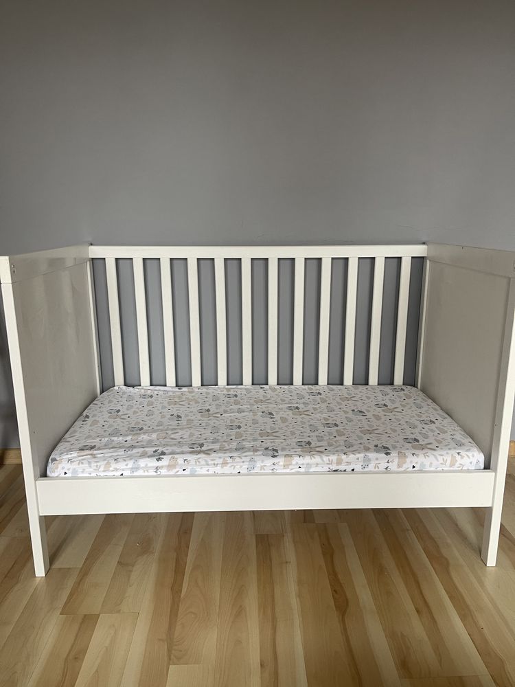Łóżeczko niemowlęce Ikea SUNDVIK z materacem