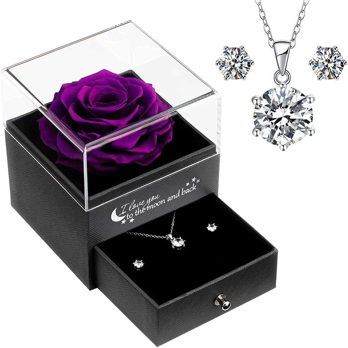 Rosa reservada com corrente de prata para mulher