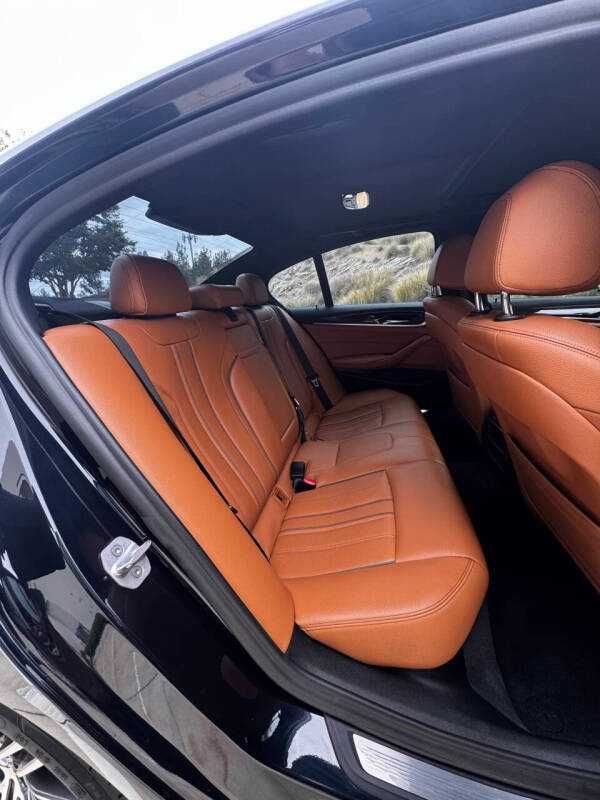 2018 BMW 5 Series 530i