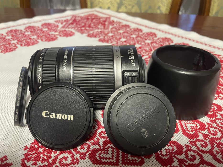 Canon EF-S 55-250 4-5,6 IS зі стабілізатором