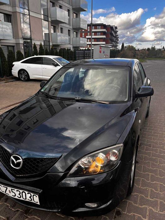 Mazda 3        .