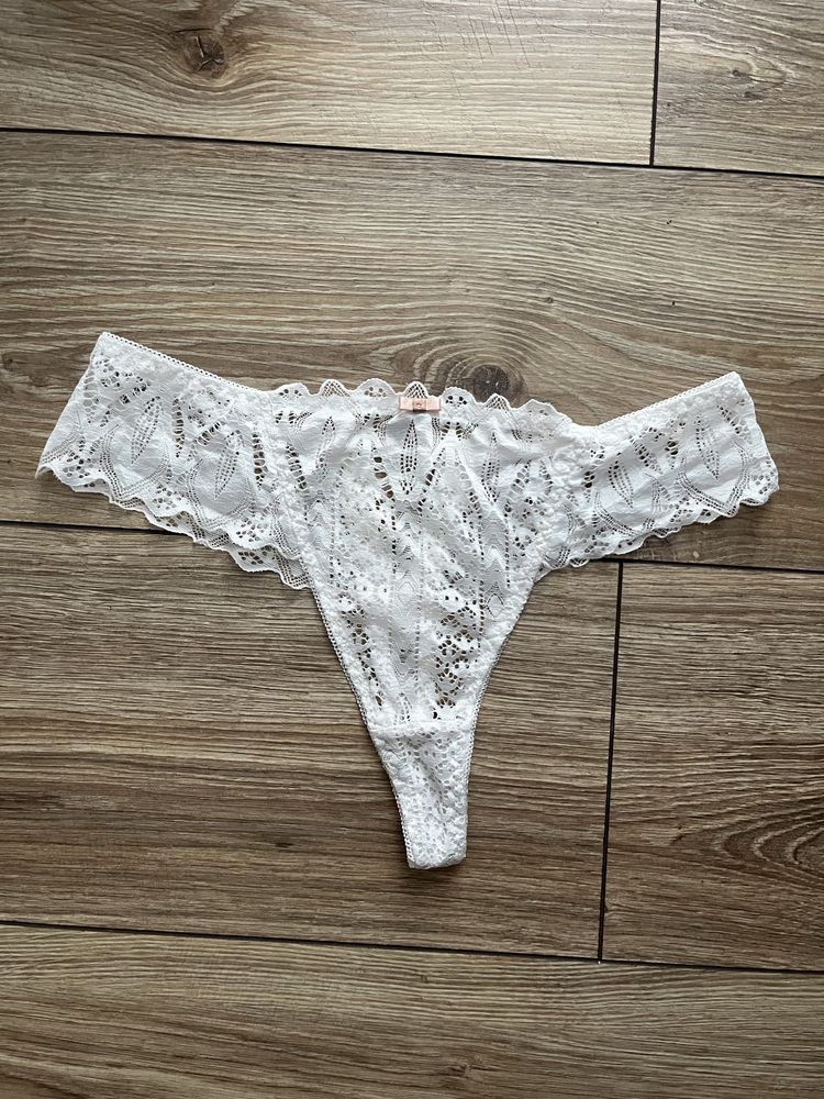Stringi i majtki damskie