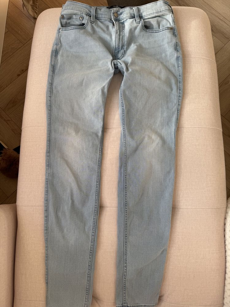 Hollister jasne jeansy super skinny, rozm. W34 L34