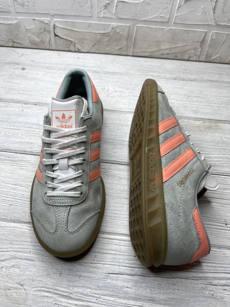 Женские кроссовки adidas Hamburg как gazelle