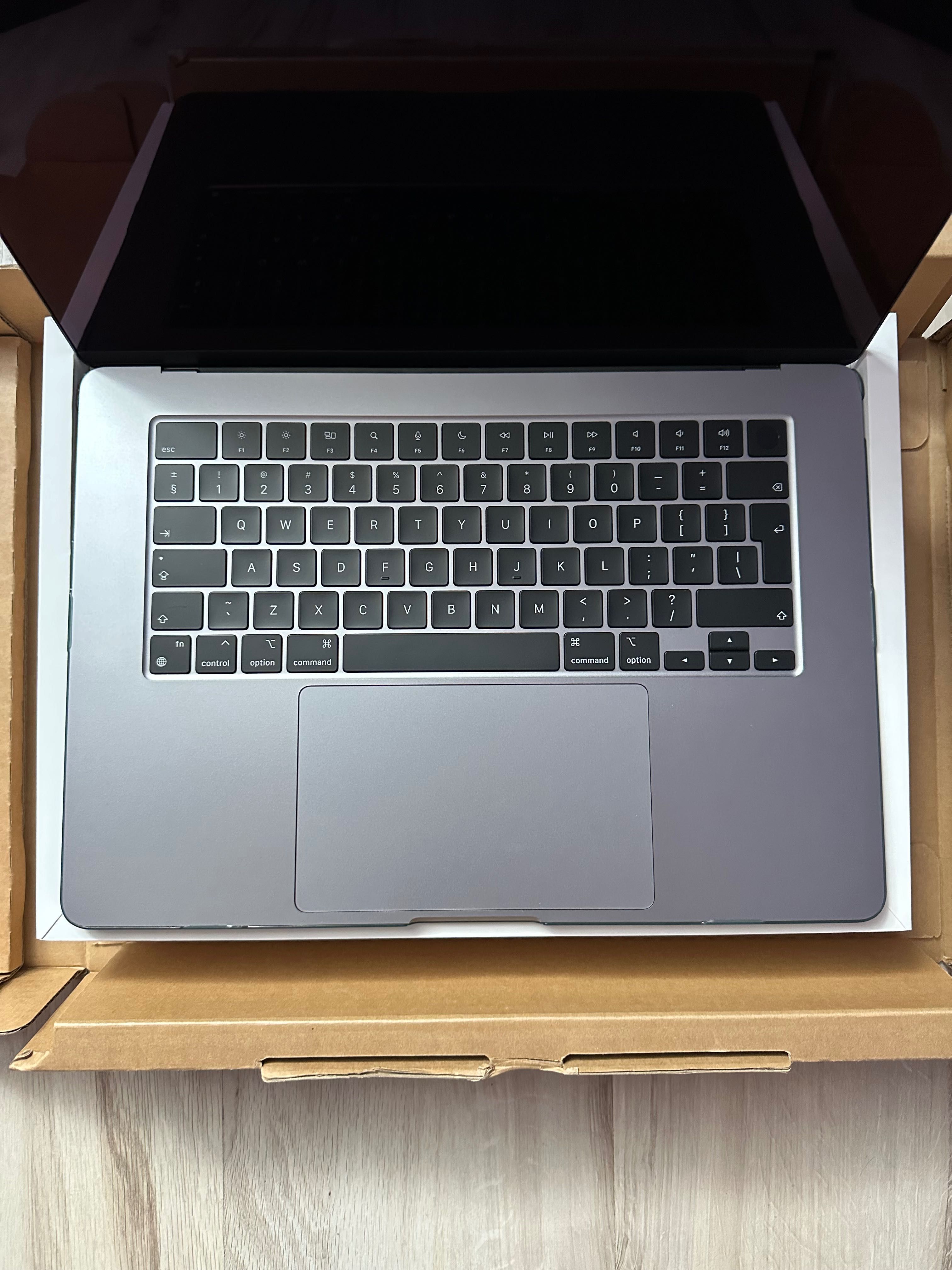 MacBook Air 15” (2023) M2 / 8GB RAM / 512GB SSD