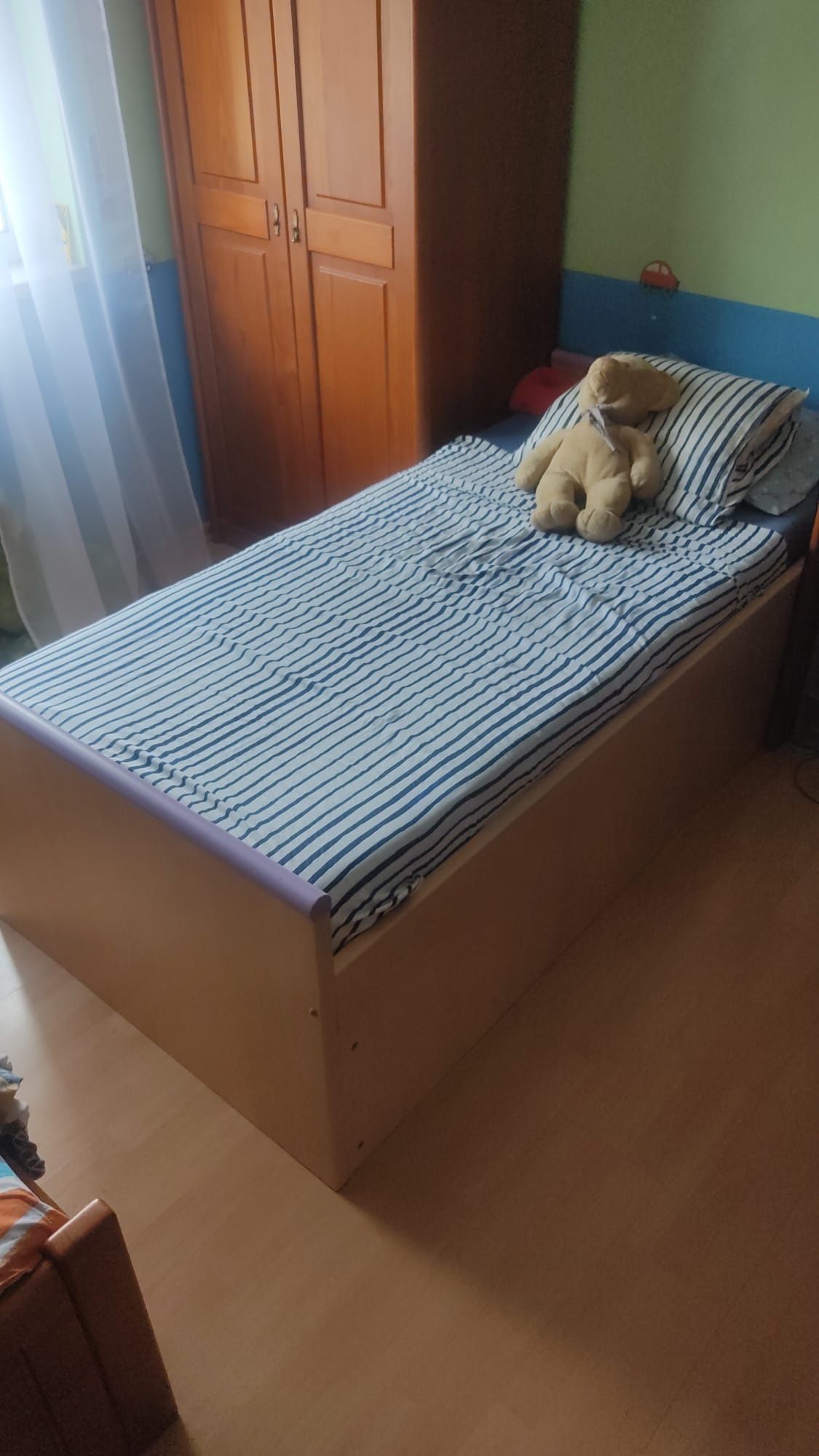 Vendo conjunto cama + secretária + estante