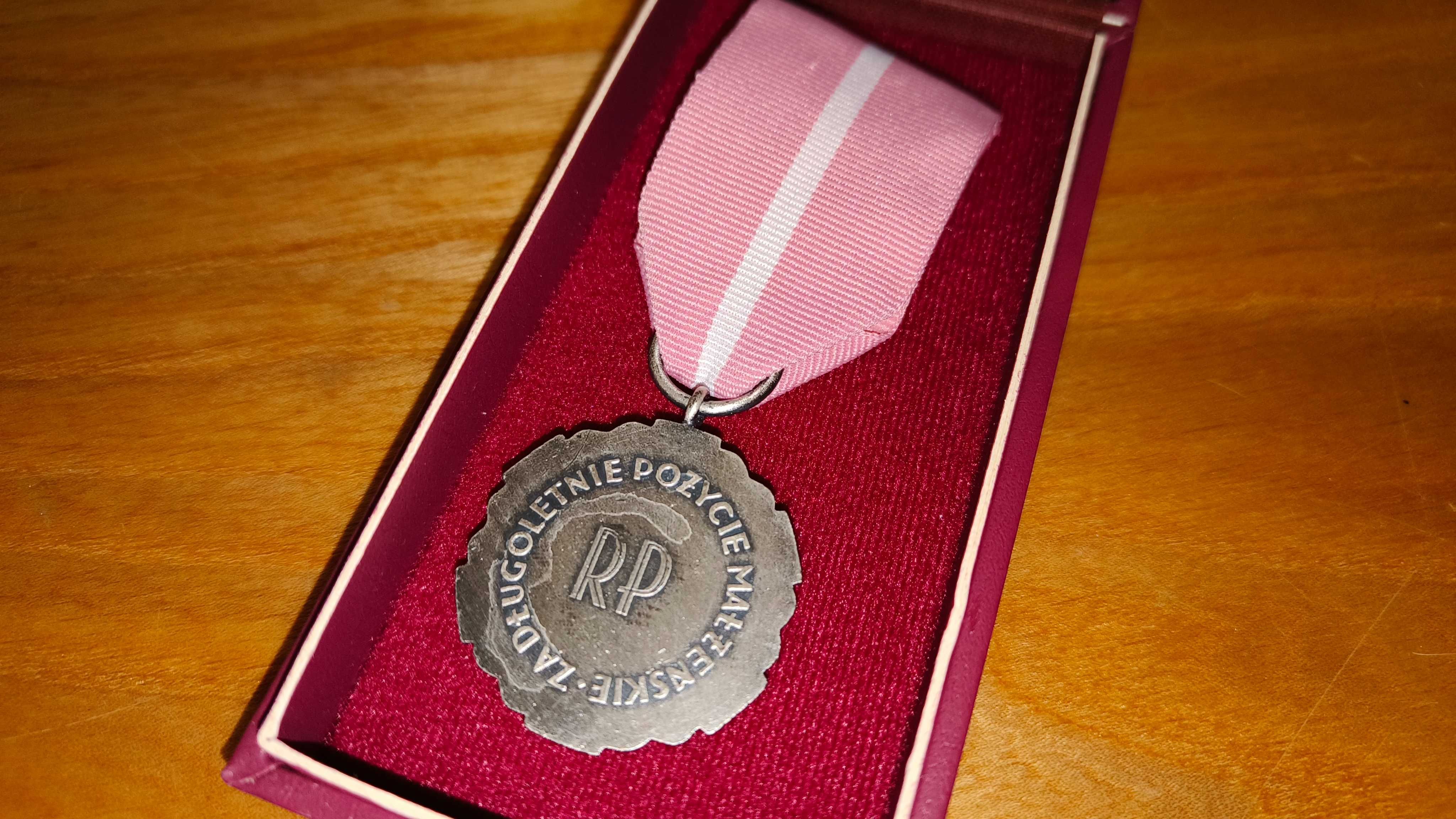 Medal za długoletnie pozycie małżeńskie stan bdb